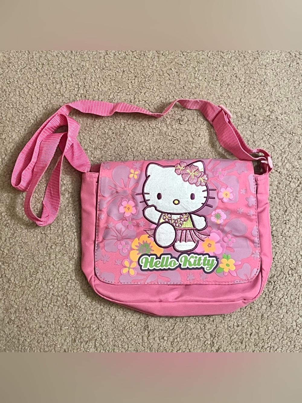 Sanrio Hello Kitty Hawaiian hibiscus summer pink messenger crossbody bag 2011